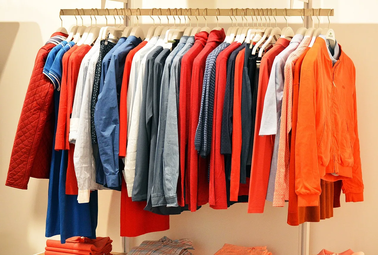 OutLook: e-shopping store